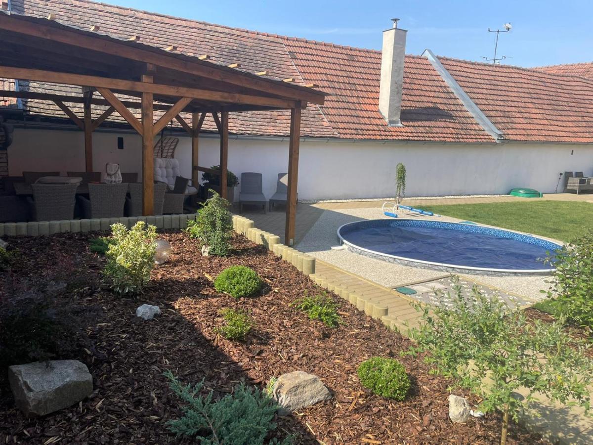 Apartmany U Palavy Pritluky Екстер'єр фото